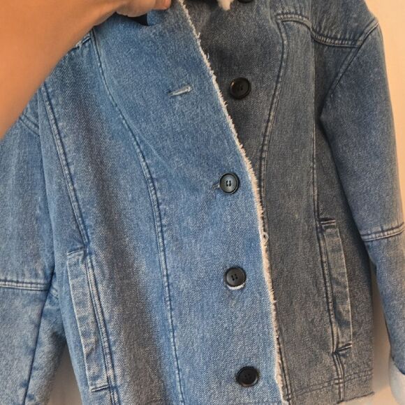 BRAND NEW Lucky Brand Blue Jean Jacket with Faux Fur Collar - Picture 4 of 8